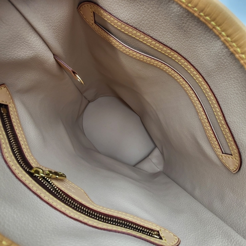 Louis Vuitton Monogram GM Bucket Shoulder Bag, Authentic..!! - Picture 15 of 16